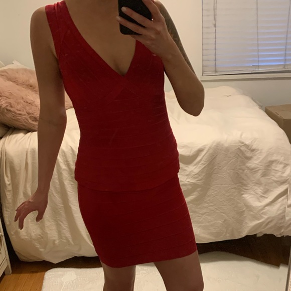 Herve Leger, Size Small, Red, Bandage Peplum Dress. No stains - Picture 6 of 6